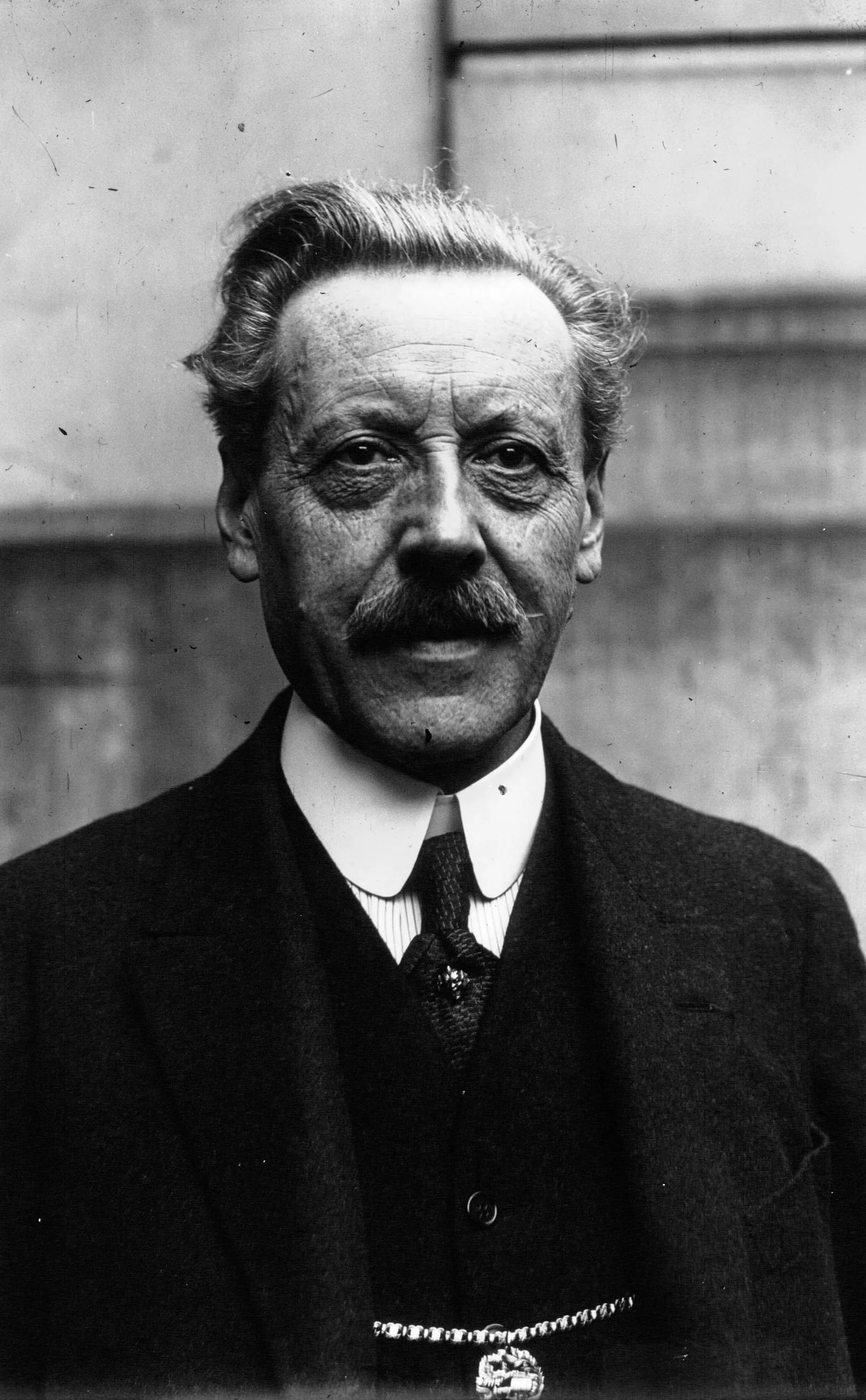Portrait of Léon Breton (1861–1940) – memorial page