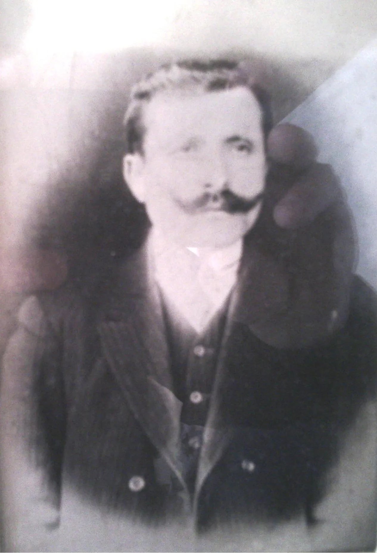 Portrait of Zisis Verros (1880–1985) – memorial page