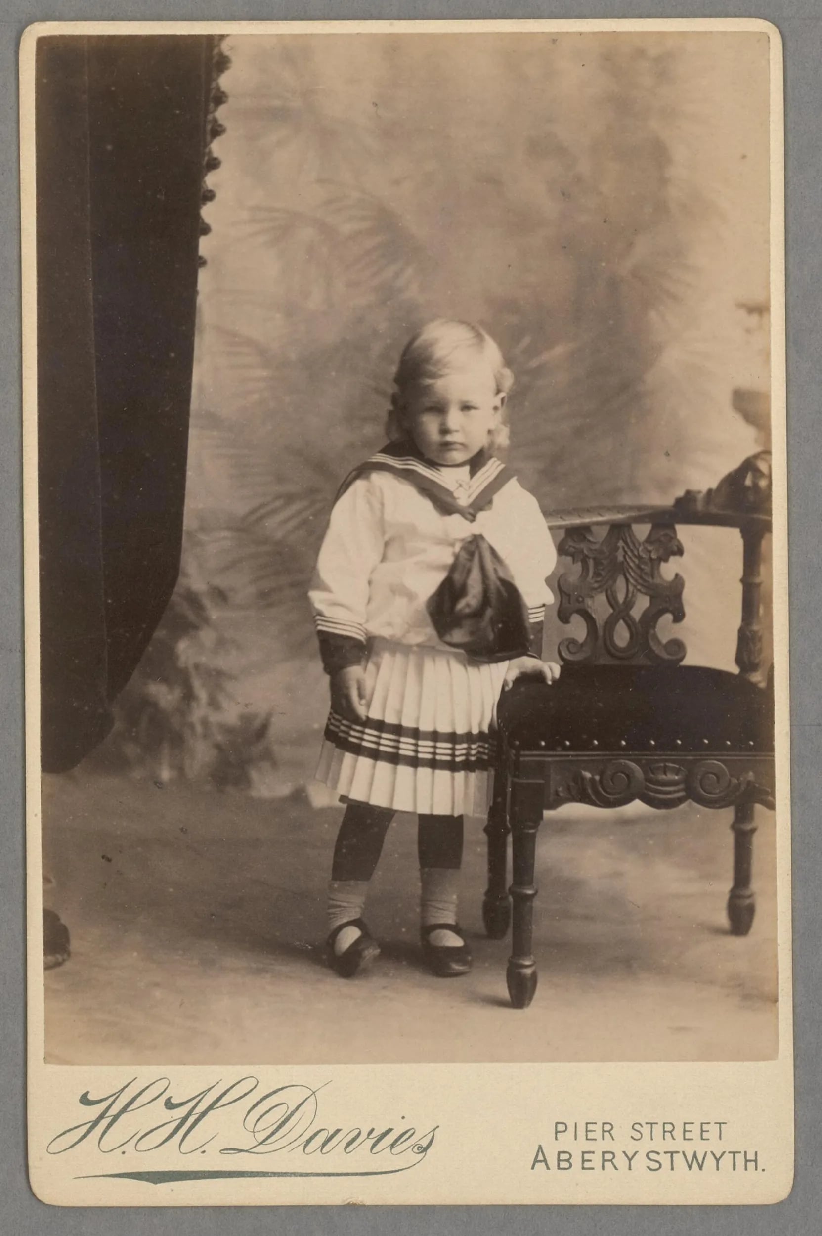 Portrait of Thomas Iorwerth Ellis (1899–1970) – memorial page