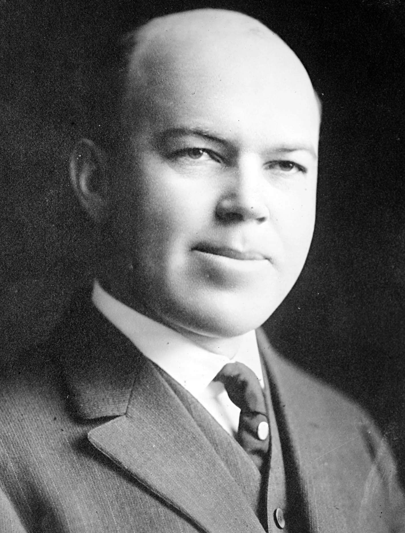 Portrait of Gilbert A. Currie (1882–1960) – memorial page