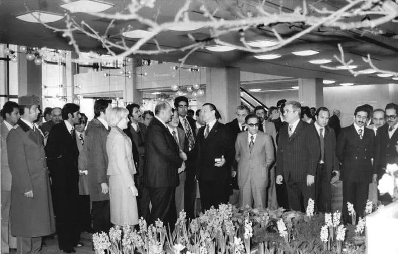 Porträt von Taha Muhi ad-Din Maʿruf (1924–2009) – Gedenkseite