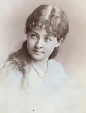 Porträt von Sadie Martinot (1861–1923) – Gedenkseite