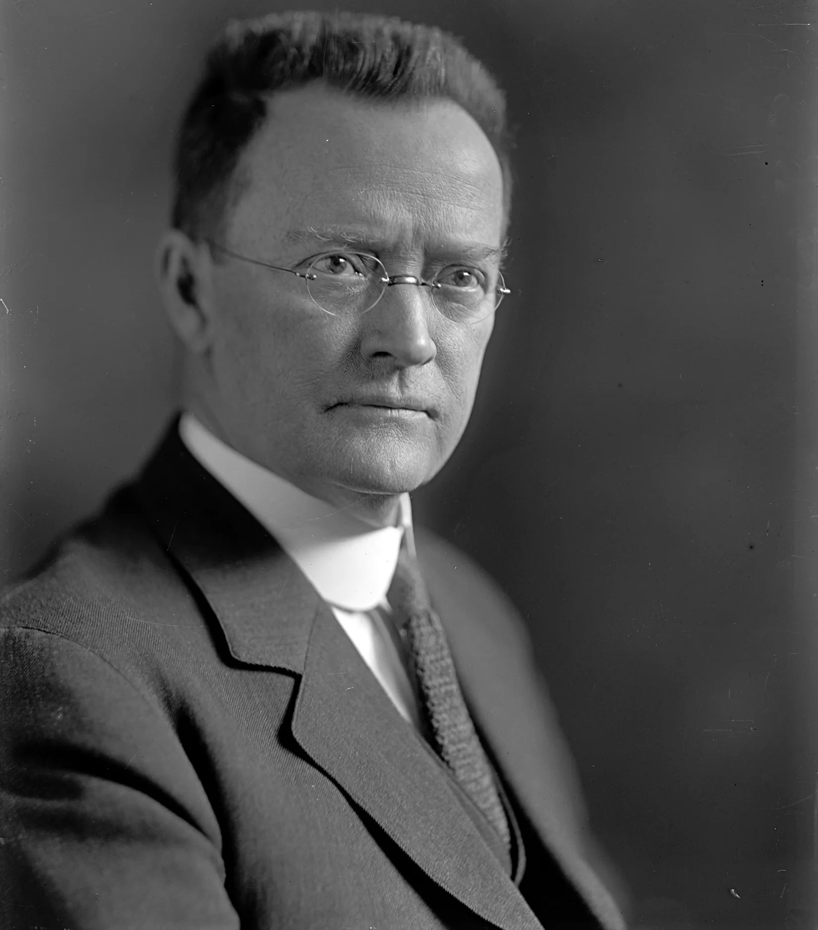 Porträt von Ernest W. Roberts (1858–1924) – Gedenkseite