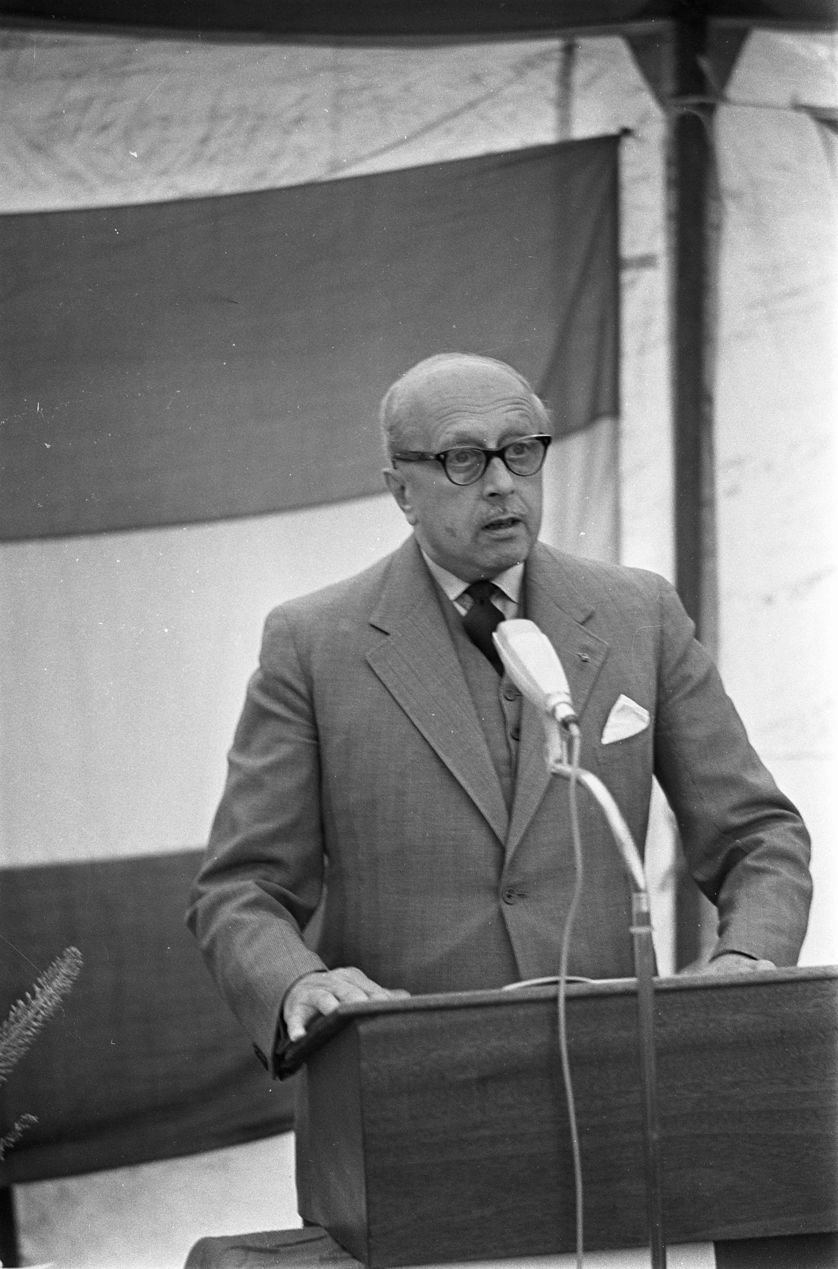 Porträt von Willem Rehbock (1898–1988) – Gedenkseite