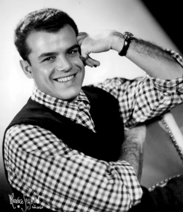 Porträt von Julius La Rosa (1930–2016) – Gedenkseite