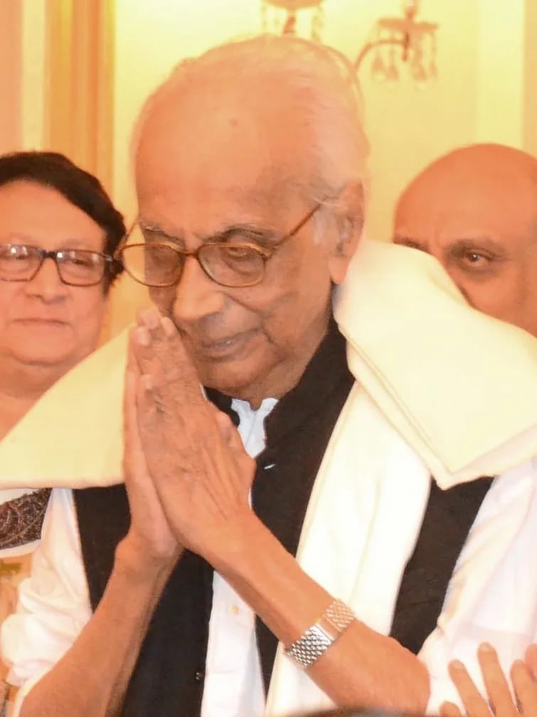 Portrait of Nirendranath Chakravarty (1924–2018) – memorial page