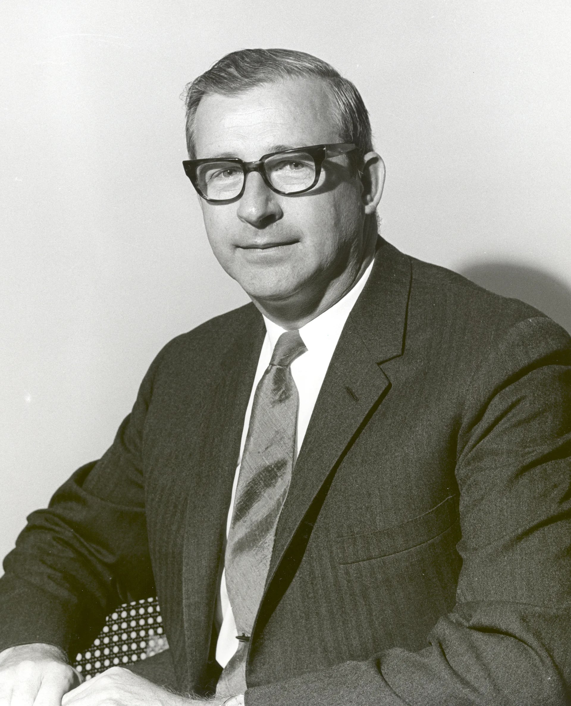 Portrait of Thomas O. Paine (1921–1992) – memorial page