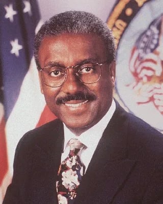 Porträt von Jesse Brown (1944–2002) – Gedenkseite