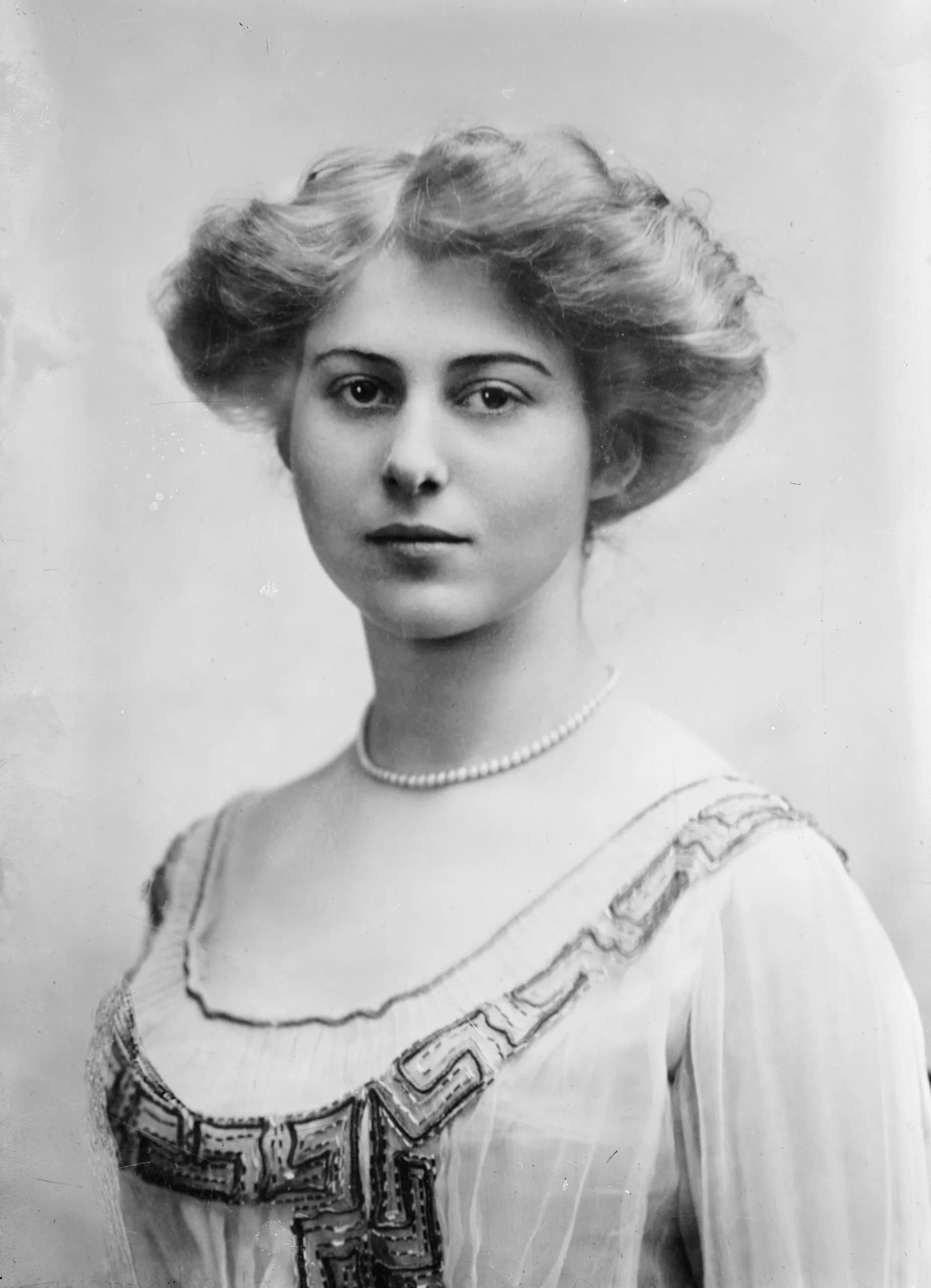 Eileen Sutherland-Leveson-Gower, Duchess of Sutherland