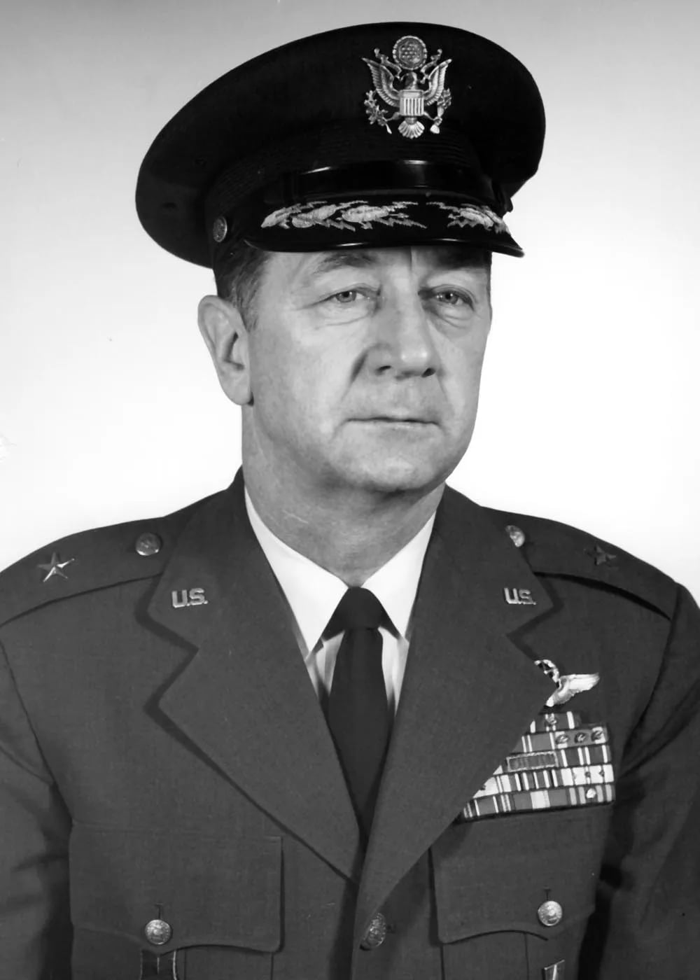 Portrait of James M. Vande Hey (1916–2009) – memorial page