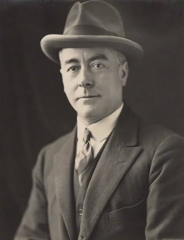 Portrait of George Robey (1869–1954) – memorial page