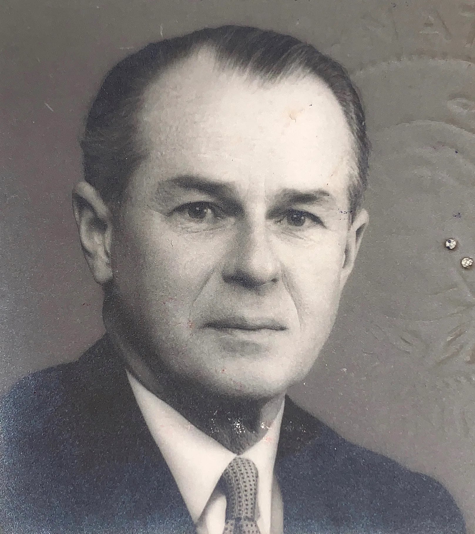 Porträt von William Ian Beardmore Beveridge (1908–2006) – Gedenkseite