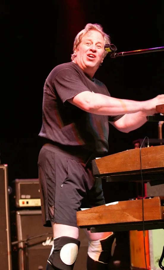 Portrait of Bob Casale (1952–2014) – memorial page
