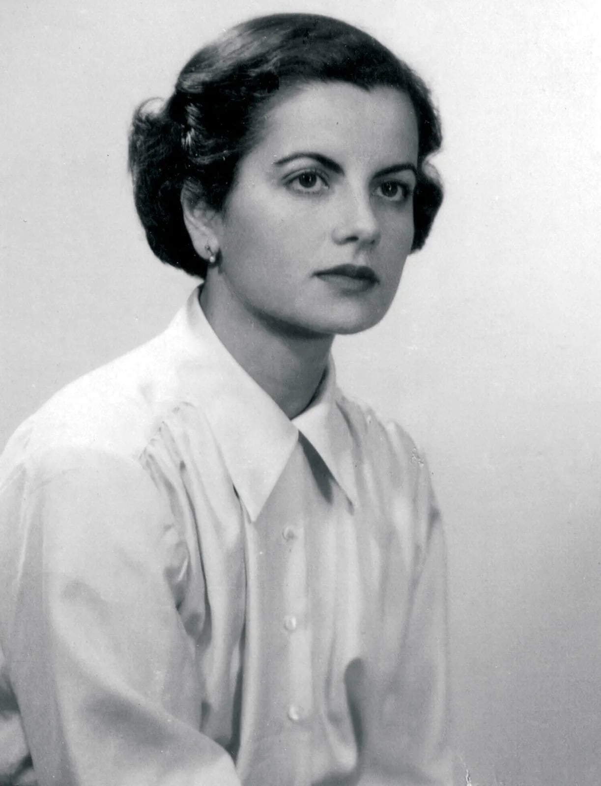 Portrait of Laura Ayres (1922–1992) – memorial page