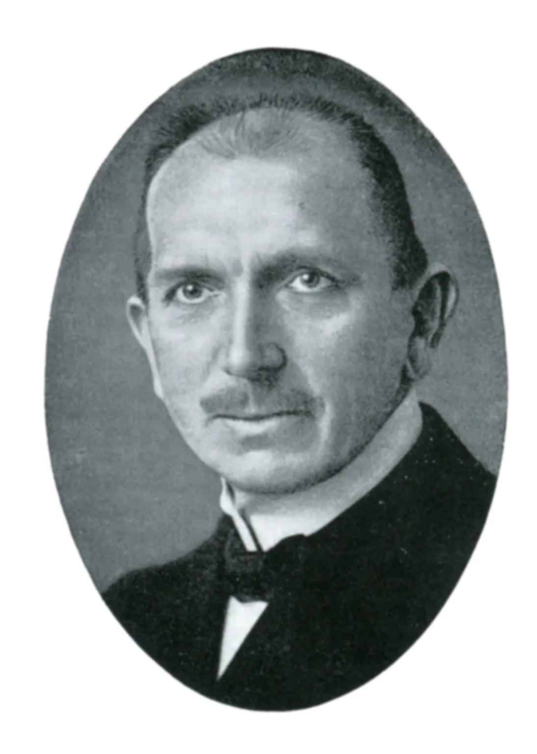 Portrait of Heinrich Eggersglüß (1875–1932) – memorial page