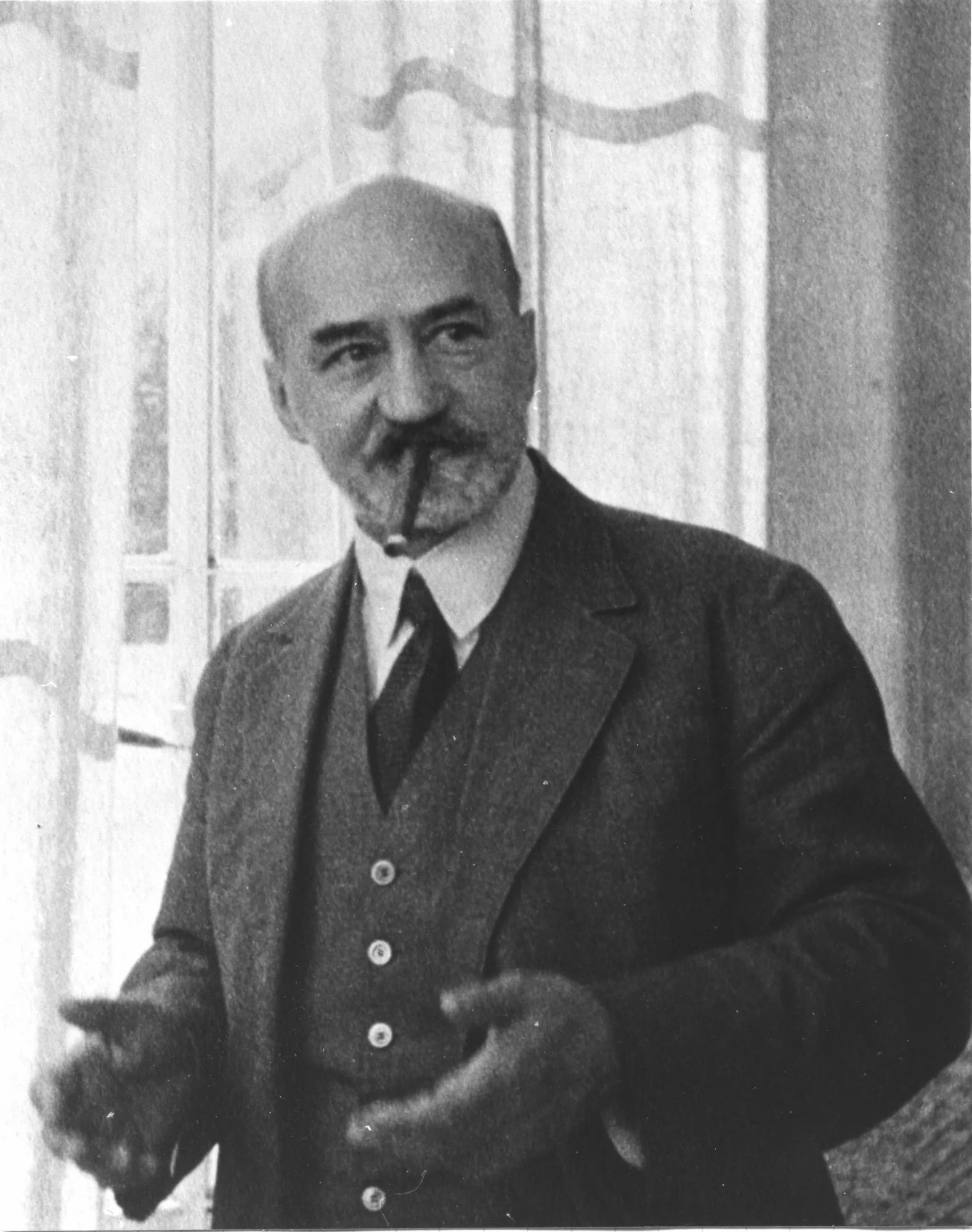 Portrait of André Homberg (1867–1948) – memorial page
