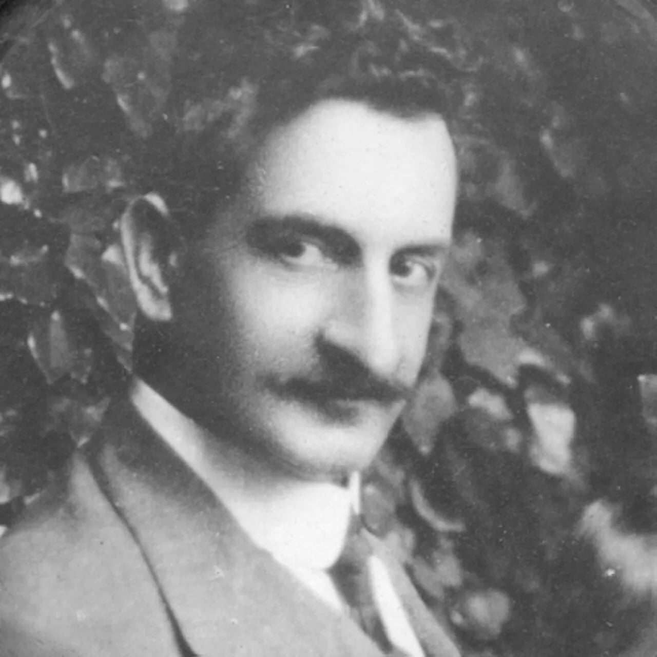 Portrait of Léon Gurekian (1871–1950) – memorial page