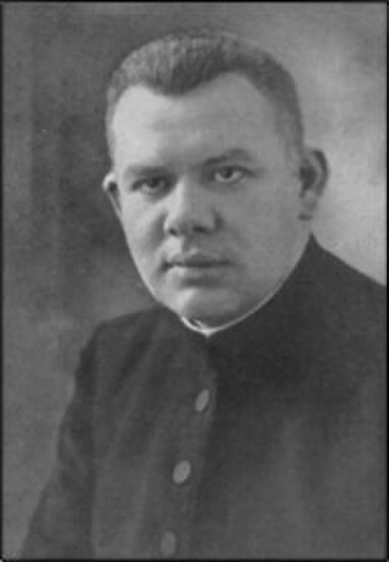 Portrait of Heinrich König (1900–1942) – memorial page
