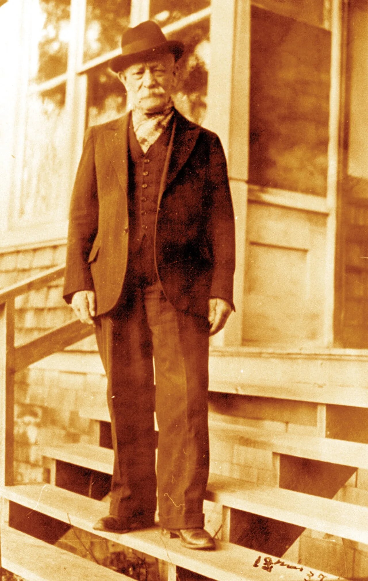 Porträt von H. T. Thrift (1851–1946) – Gedenkseite