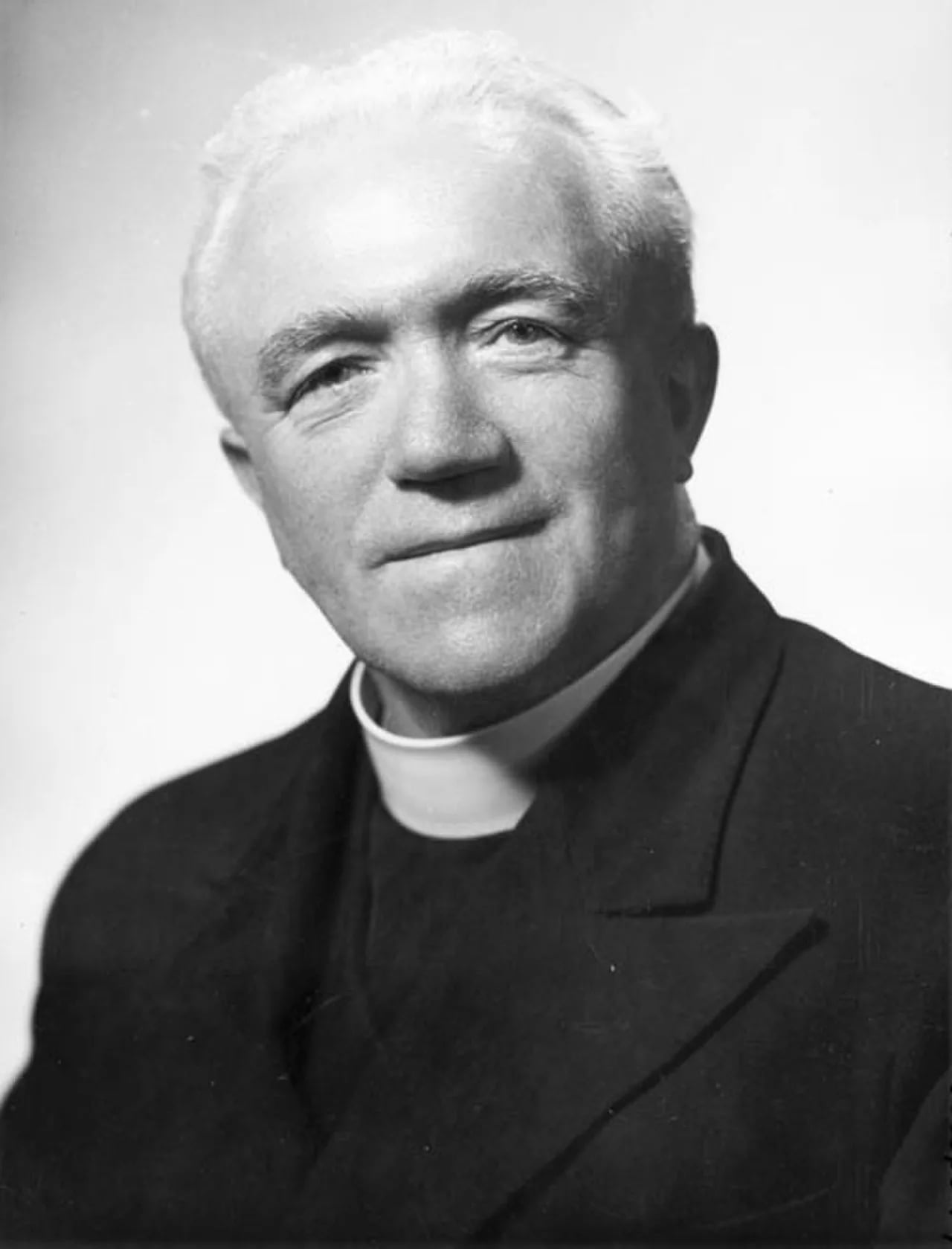 Portrait of Moses Ayrton (1878–1950) – memorial page