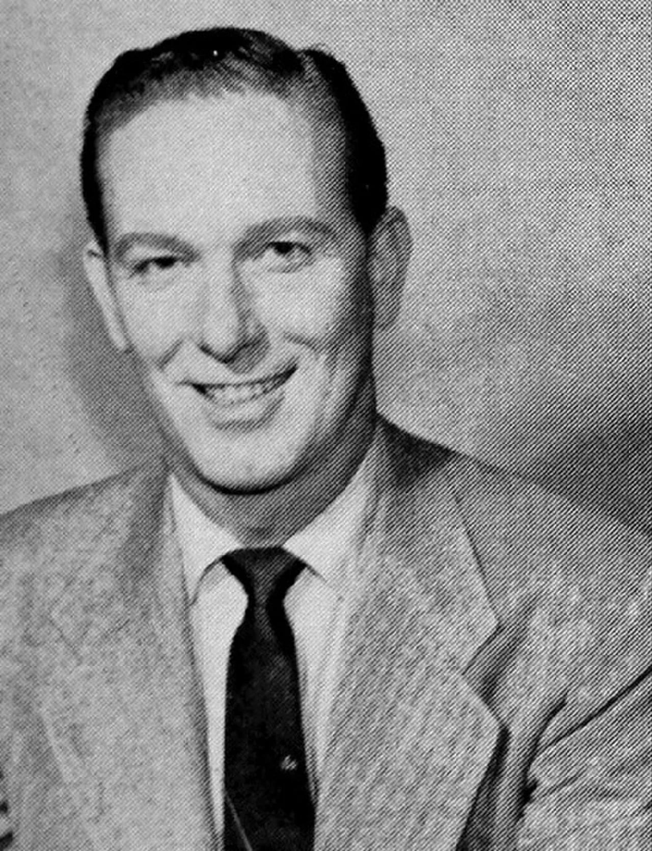 Portrait of Del Sharbutt (1912–2002) – memorial page