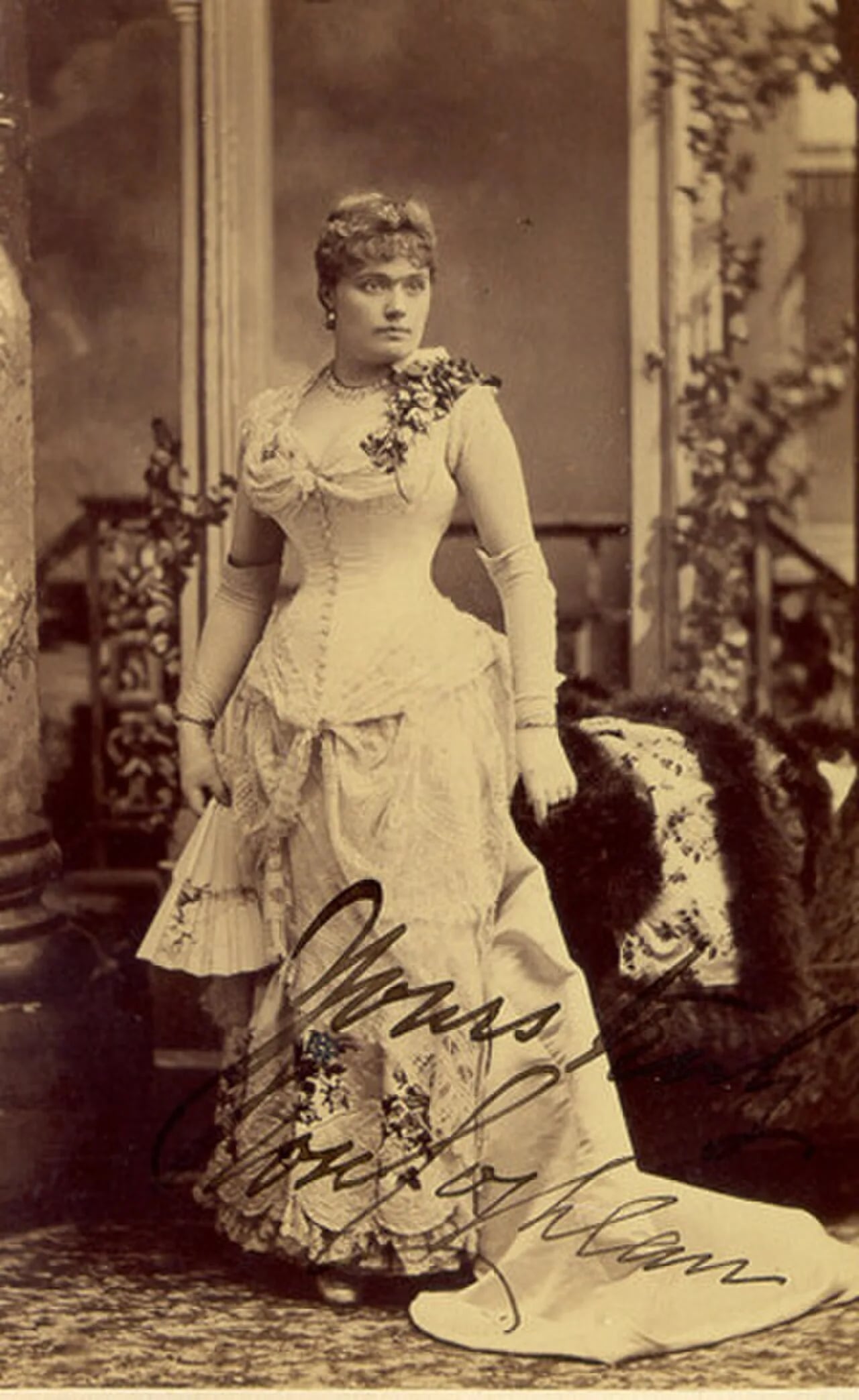 Porträt von Rose Coghlan (1851–1932) – Gedenkseite