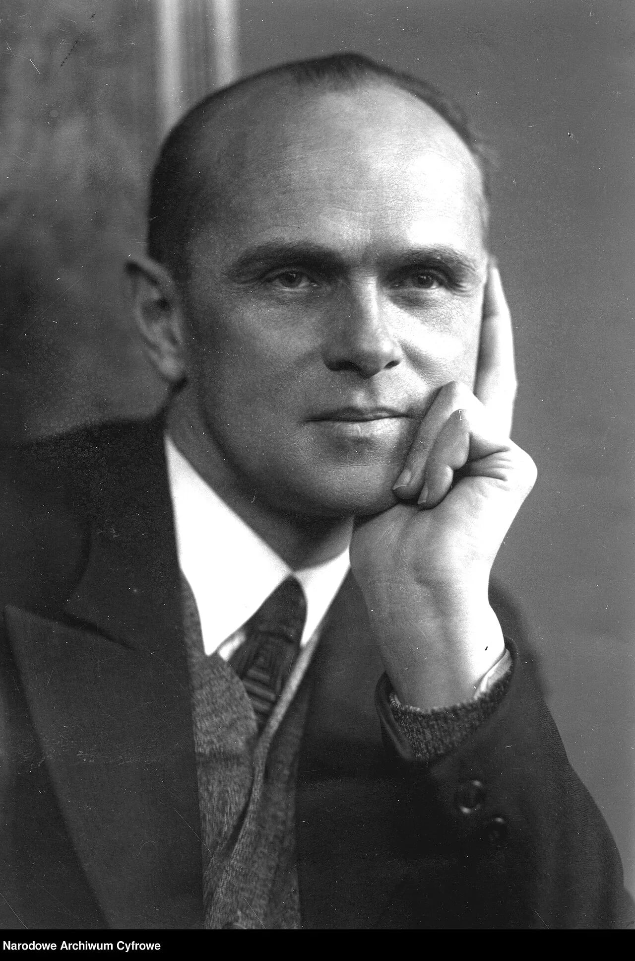 Portrait of Bronisław Bartel (1887–1968) – memorial page
