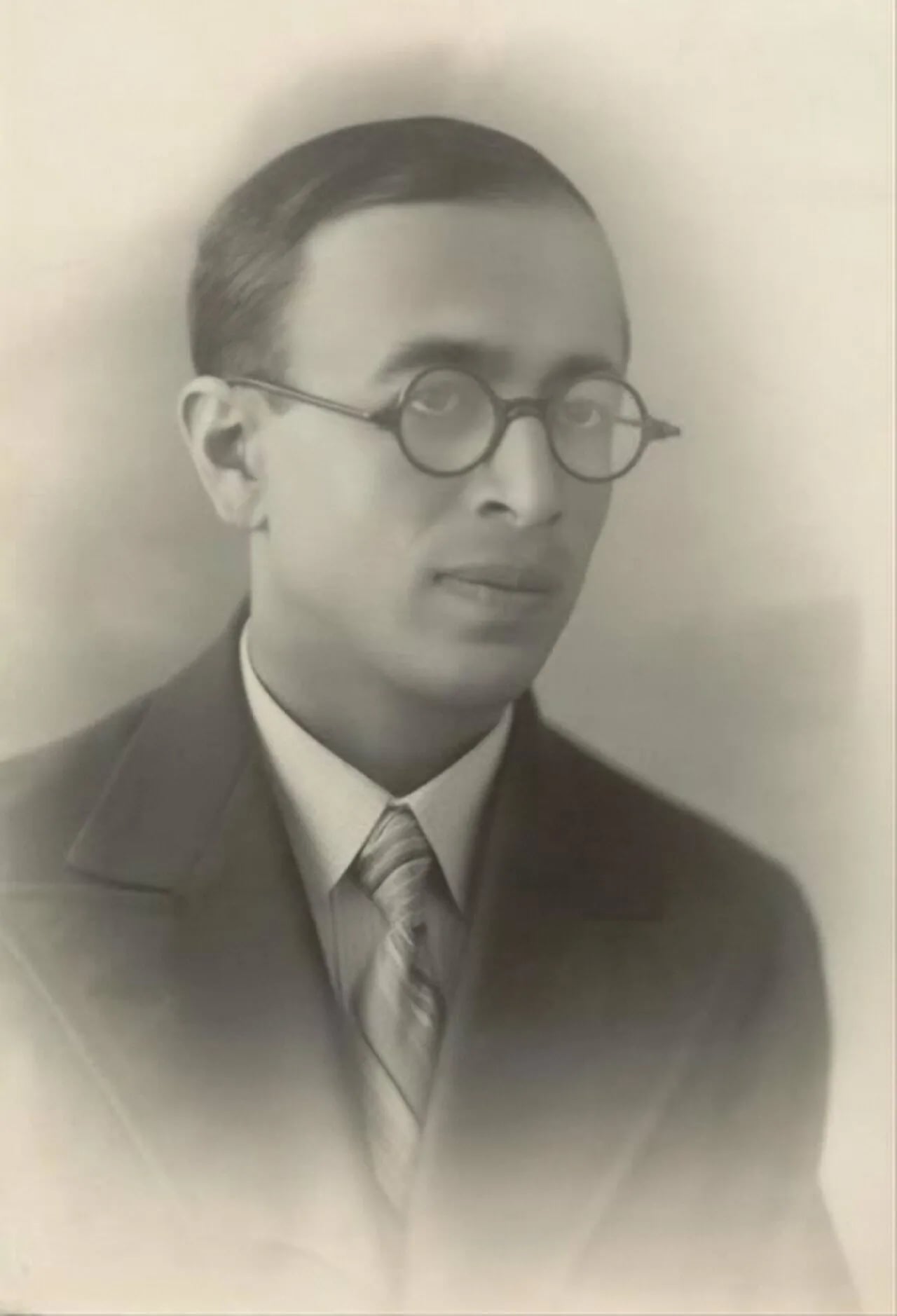 Porträt von Ashraf Hasanov (1909–1983) – Gedenkseite