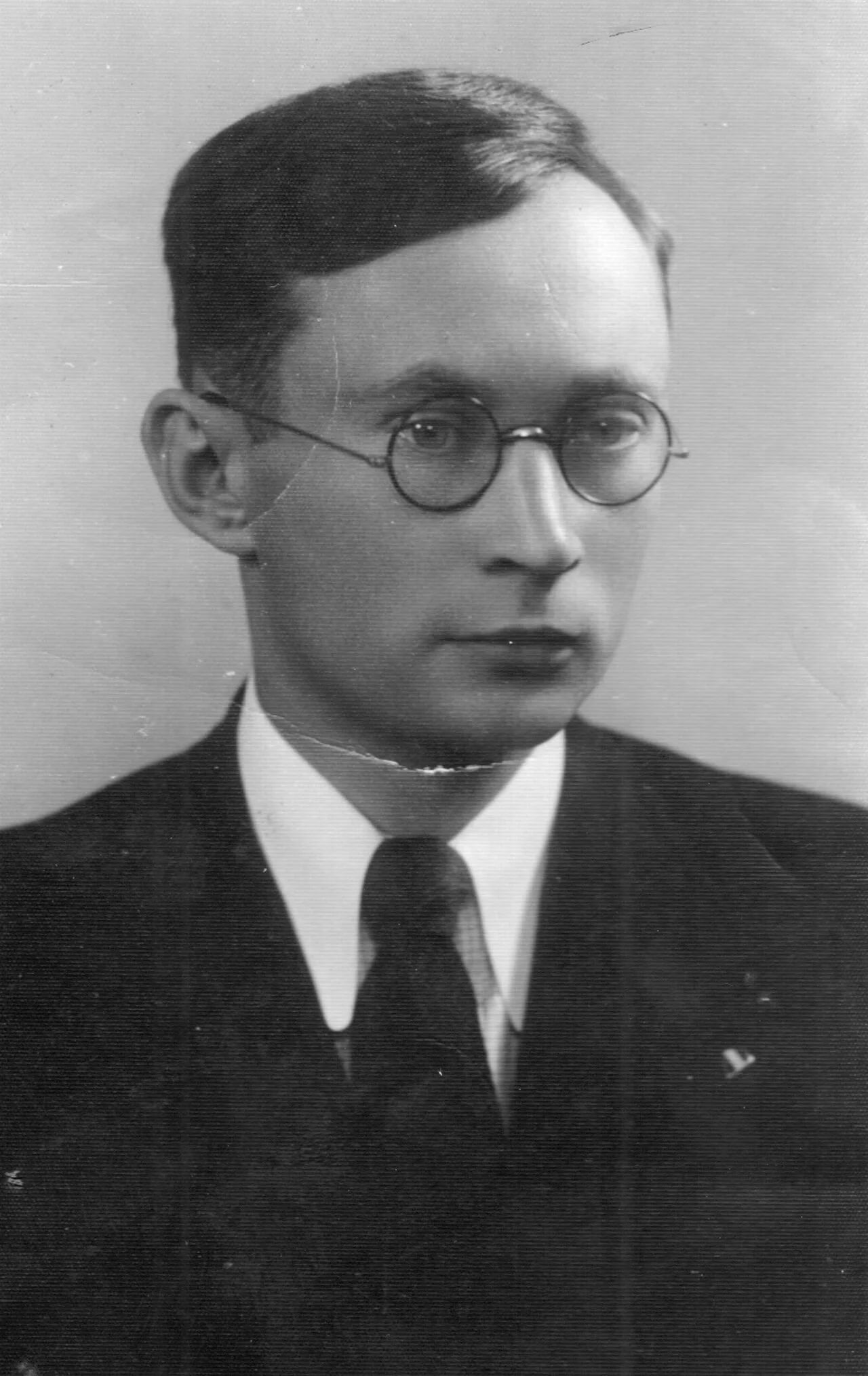 Portrait of Stasys Jakštas (1906–1979) – memorial page