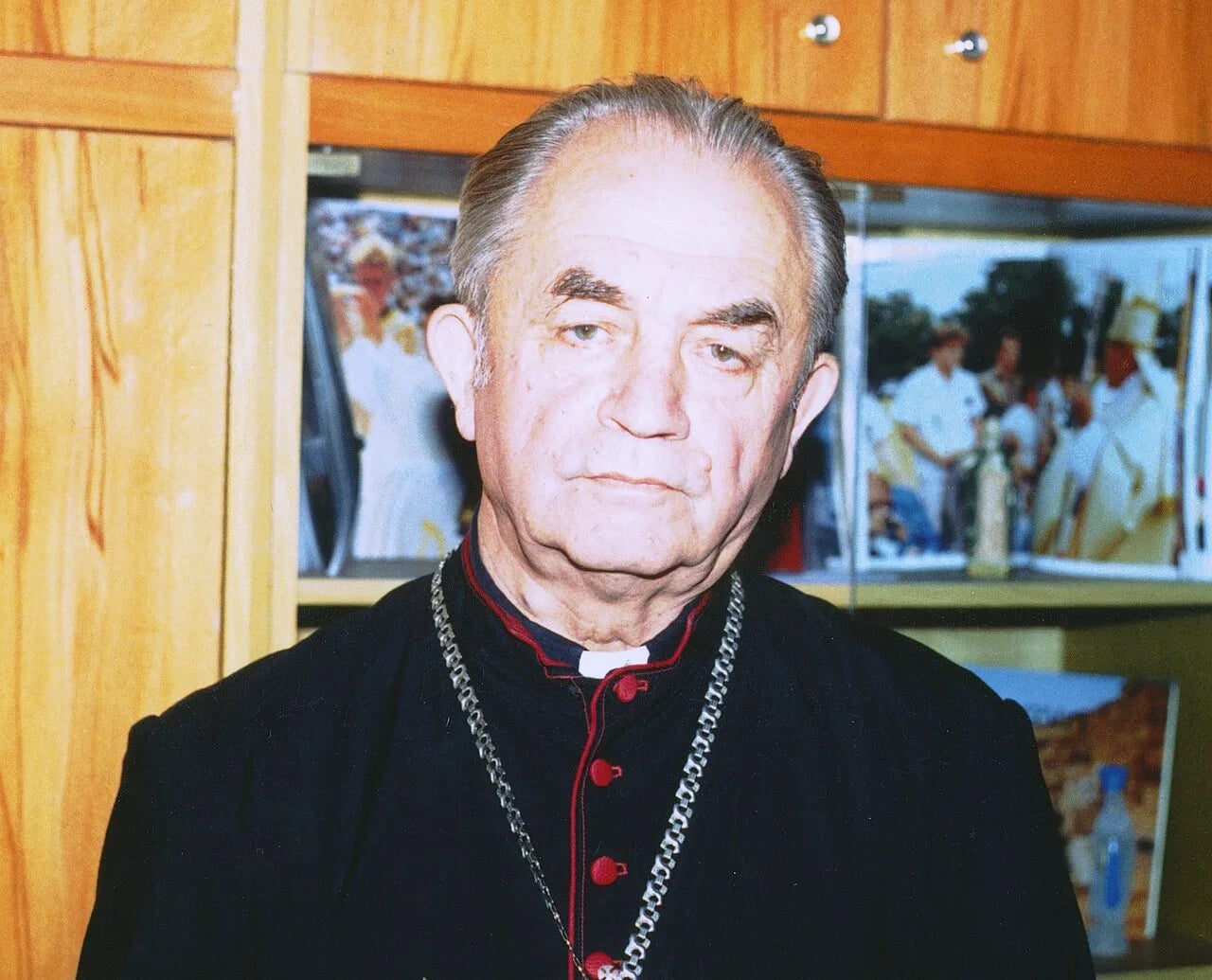 Portrait of Iwan Semedi (1921–2008) – memorial page