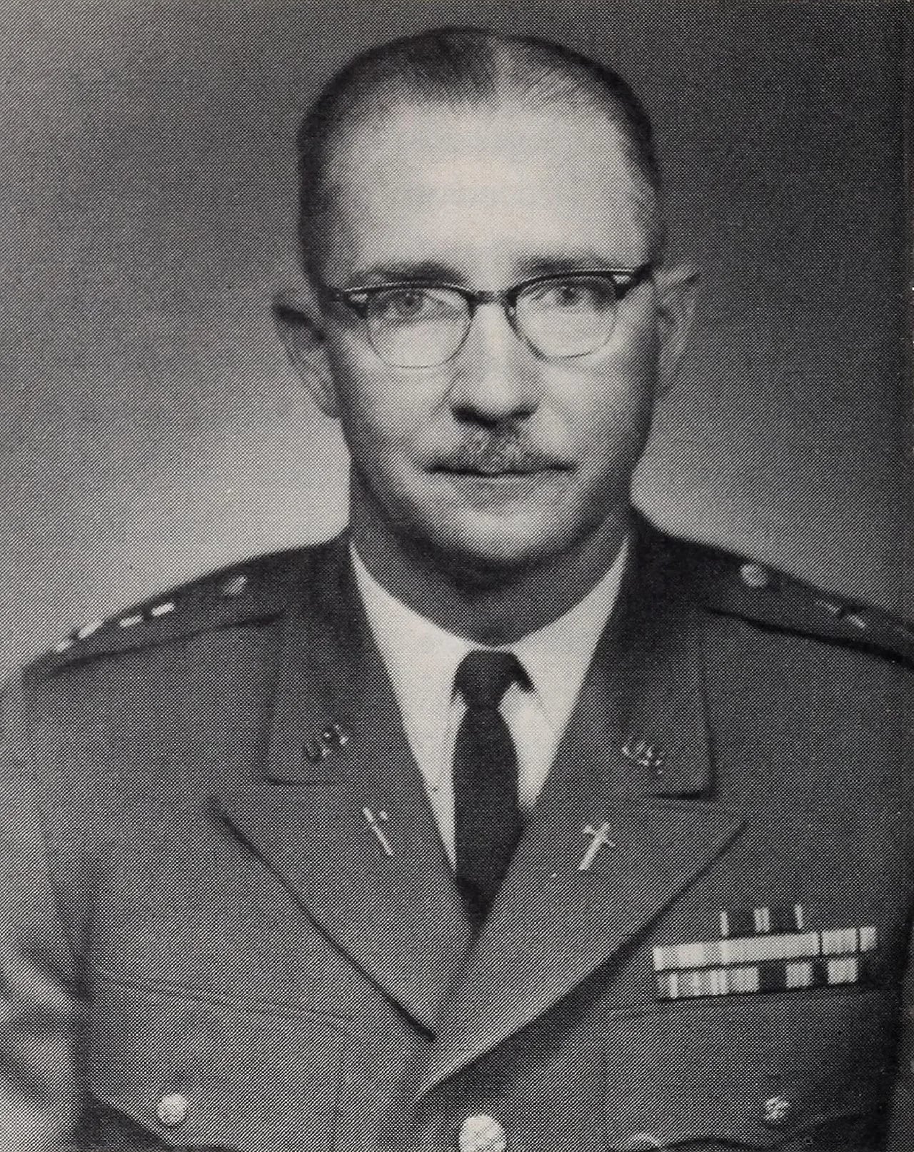 Portrait of Charles E. Brown, Jr. (1911–1996) – memorial page