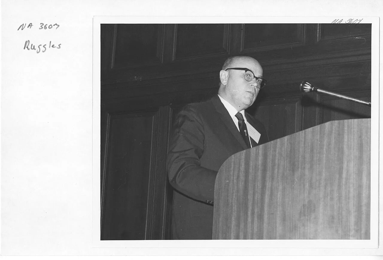 Porträt von Richard Ruggles (1916–2001) – Gedenkseite