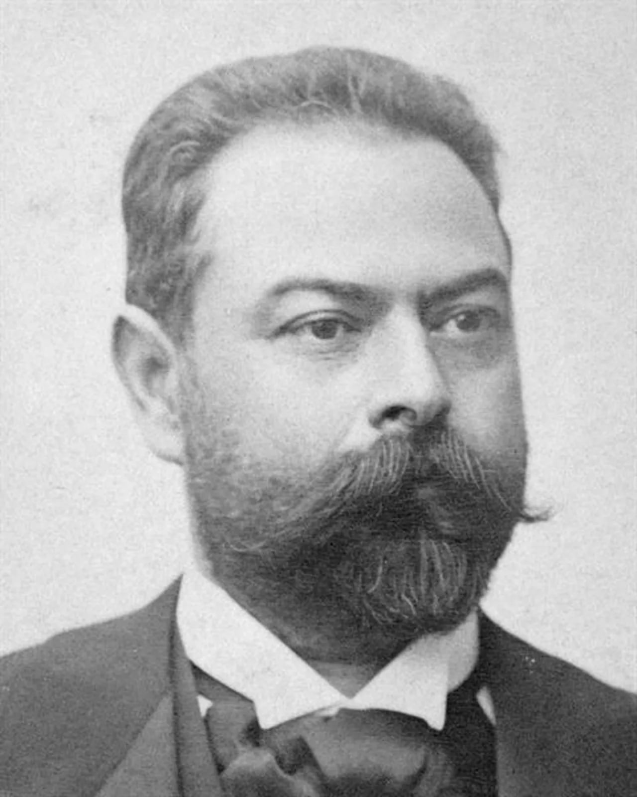 Portrait of Estêvão António Tormenta Pinheiro (1856–1911) – memorial page