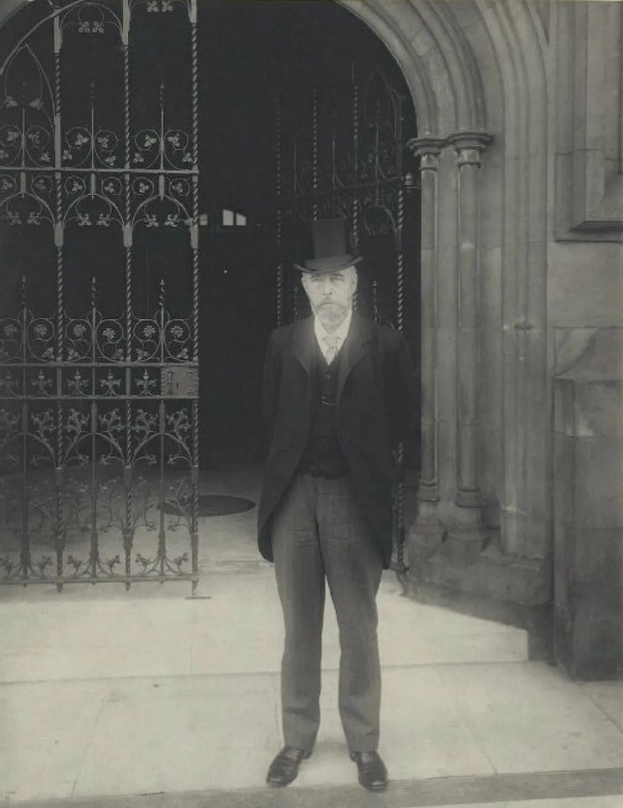 Portrait of Arthur Aikin Brodribb (1850–1927) – memorial page