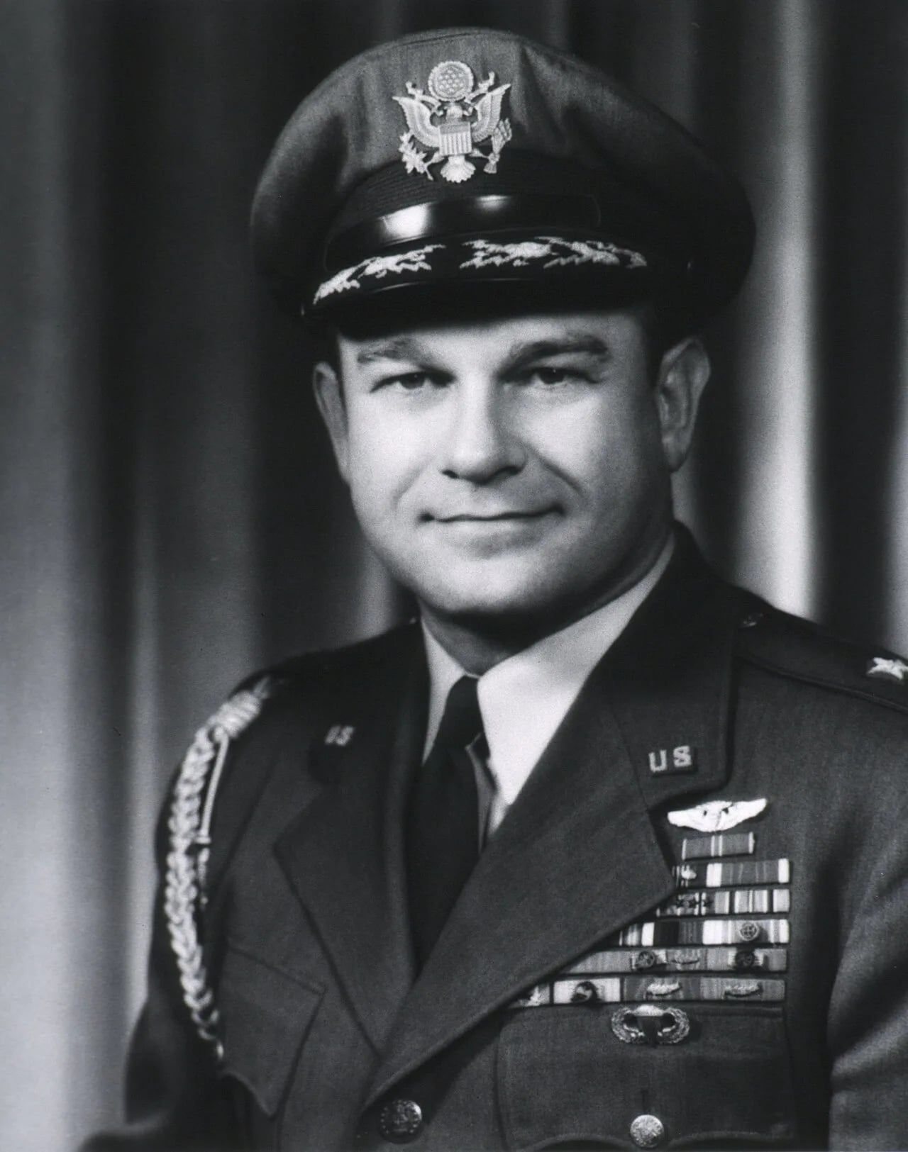 Portrait of Wallace H. Graham (1910–1996) – memorial page
