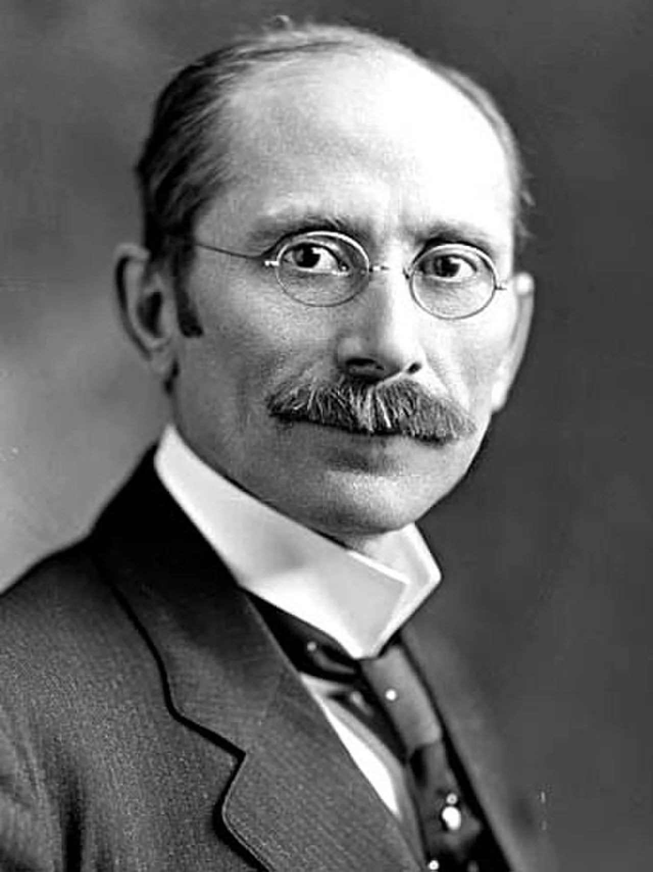 Portrait of Joseph L. Bristow (1861–1944) – memorial page