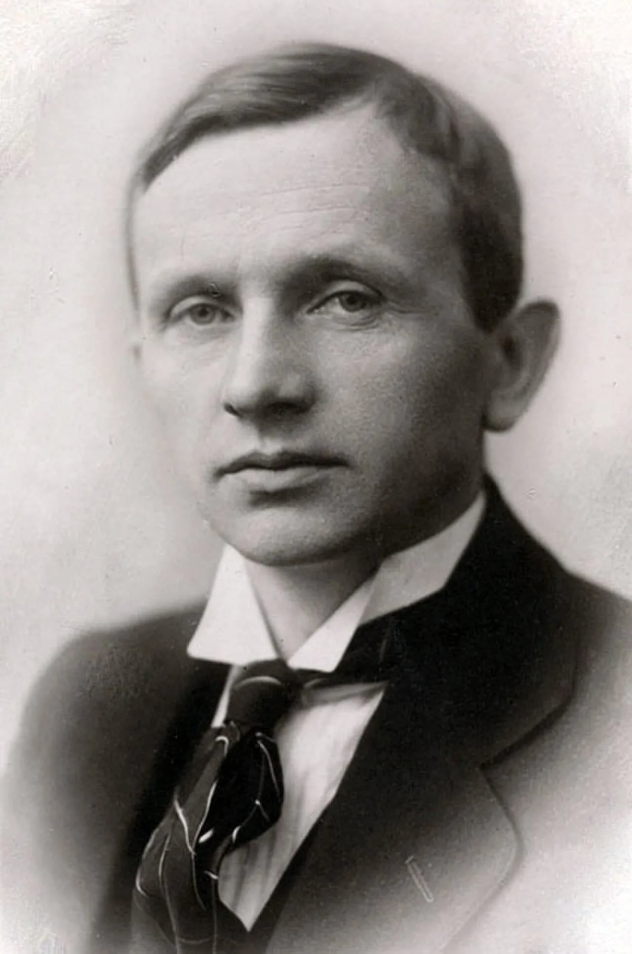 Portrait of Hans Amundsen (1885–1967) – memorial page