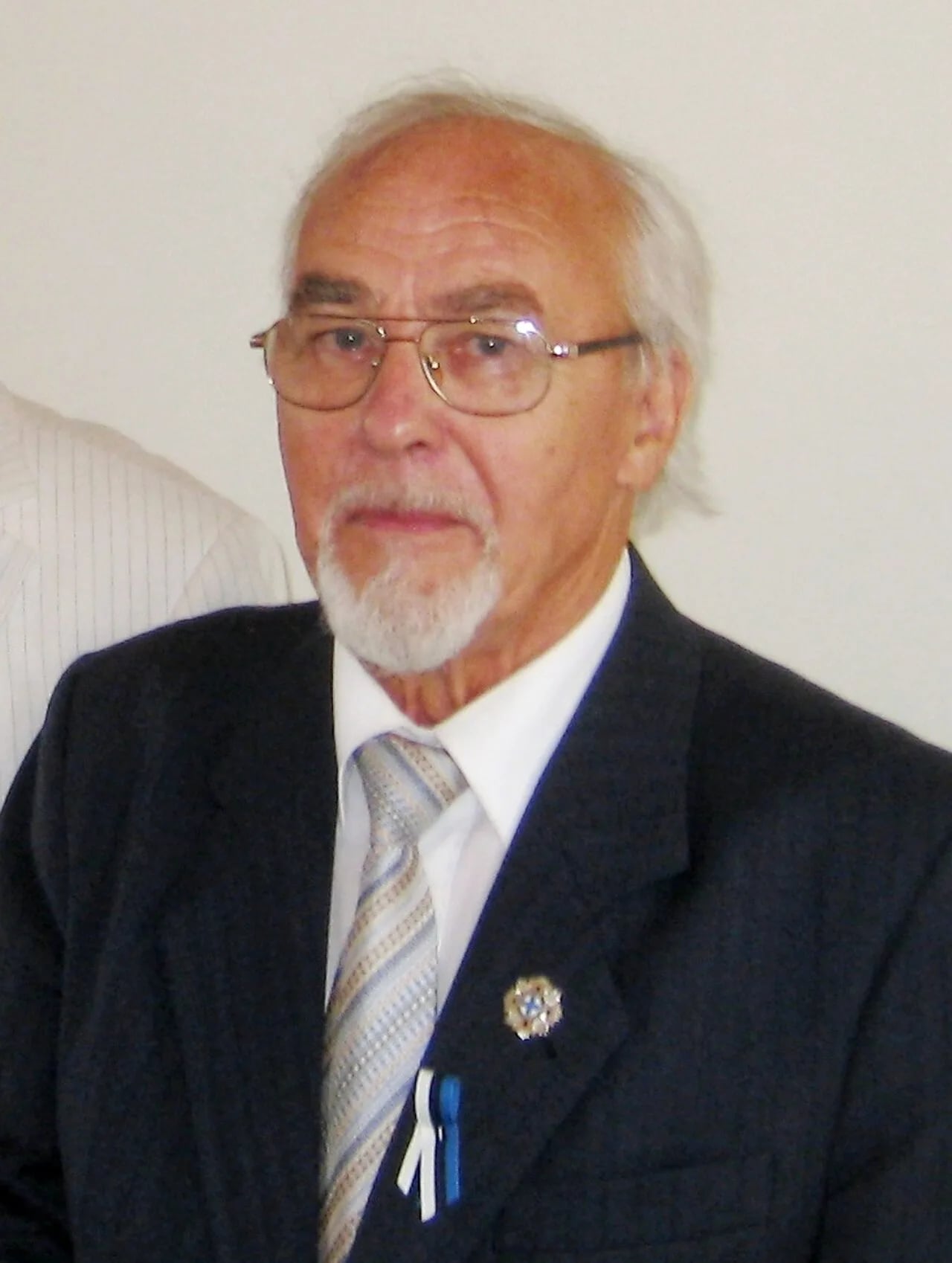 Porträt von Uno Ugandi (1931–2020) – Gedenkseite