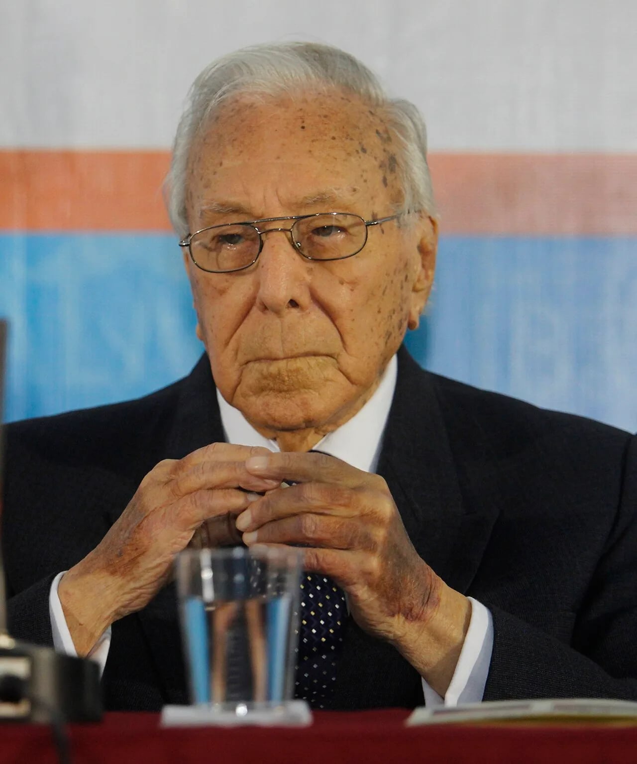 Portrait of Luis Bedoya Reyes (1919–2021) – memorial page