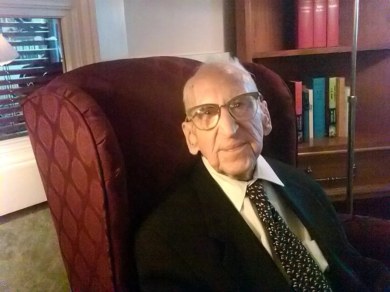Portrait of Walter Breuning (1896–2011) – memorial page