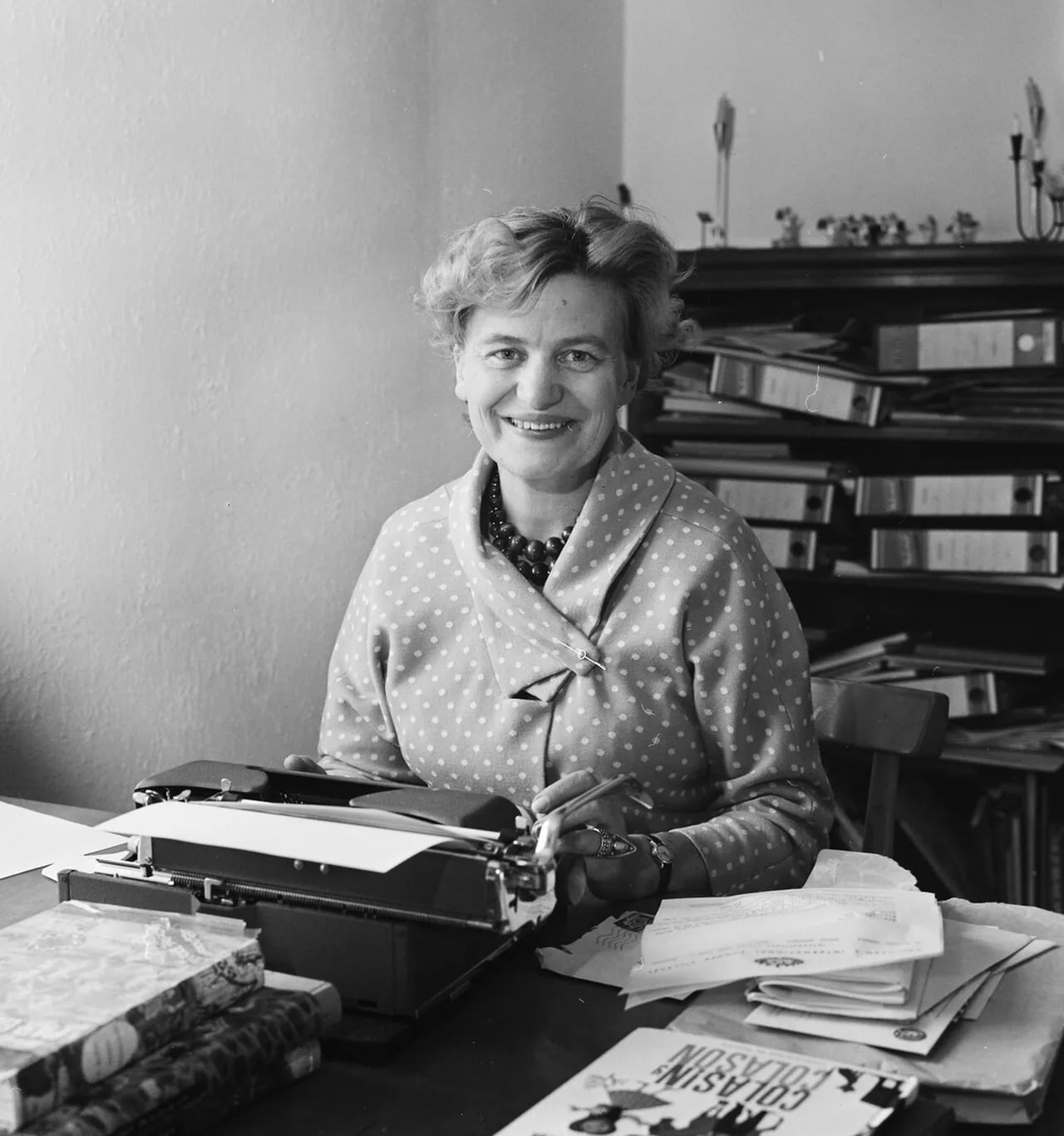 Portrait of Jo Giæver Tenfjord (1918–2007) – memorial page