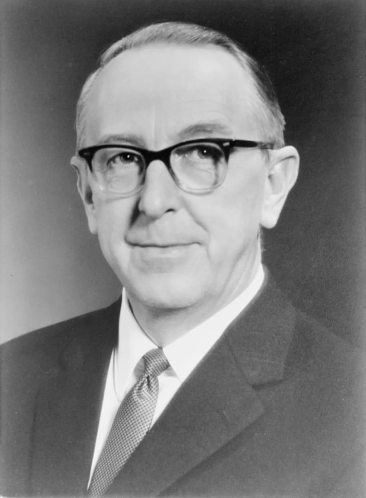 Portrait of Egil Aarvik (1912–1990) – memorial page