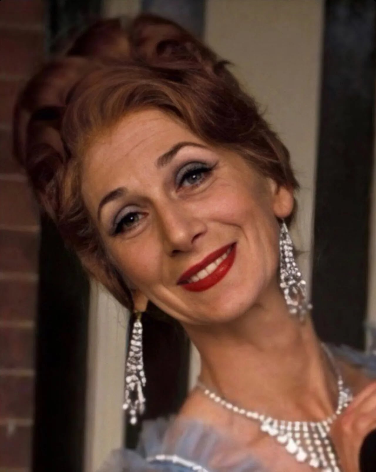 Portrait of Diane Holland (1930–2009) – memorial page