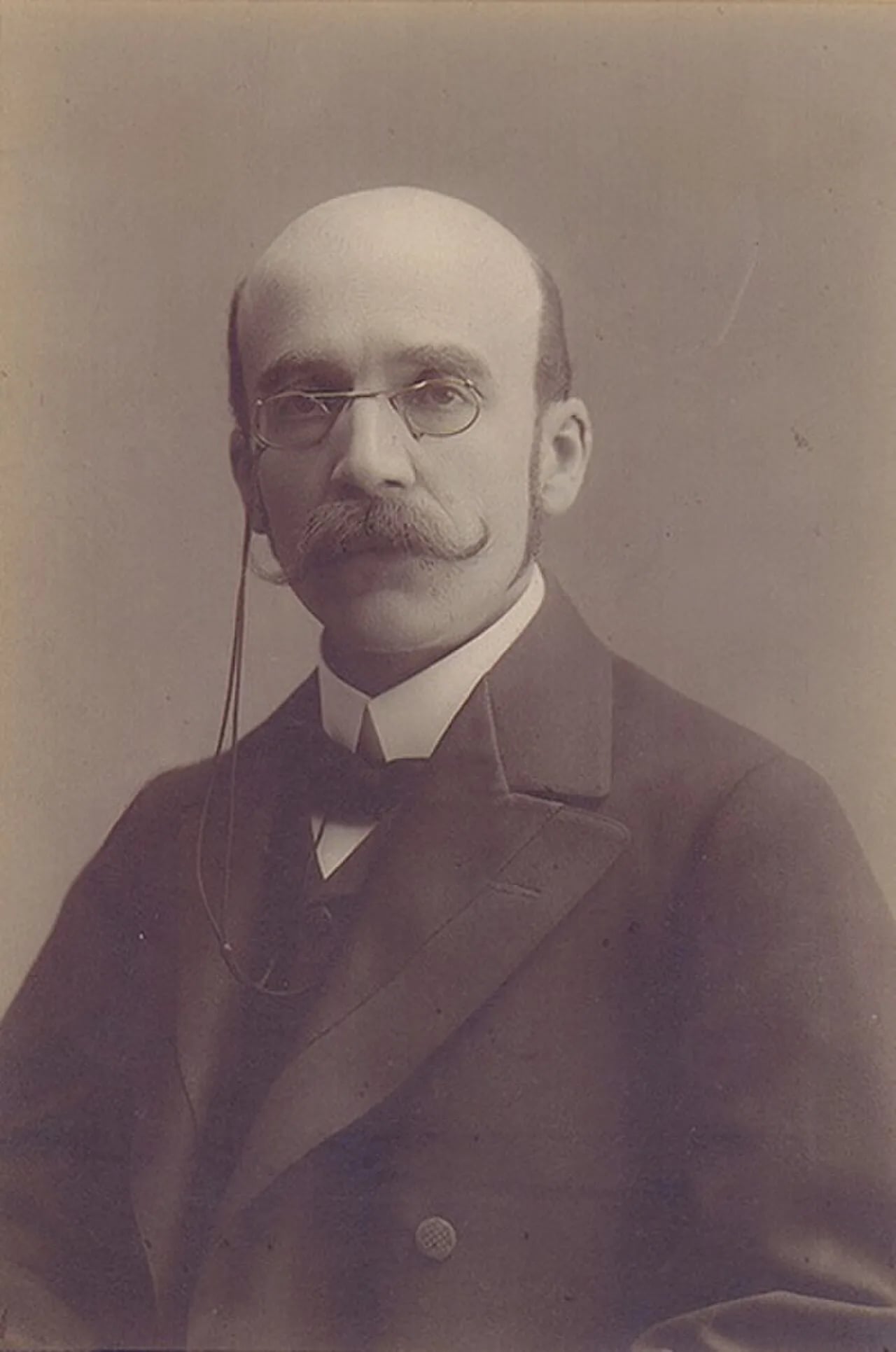 Porträt von Rezső Vári (1867–1940) – Gedenkseite