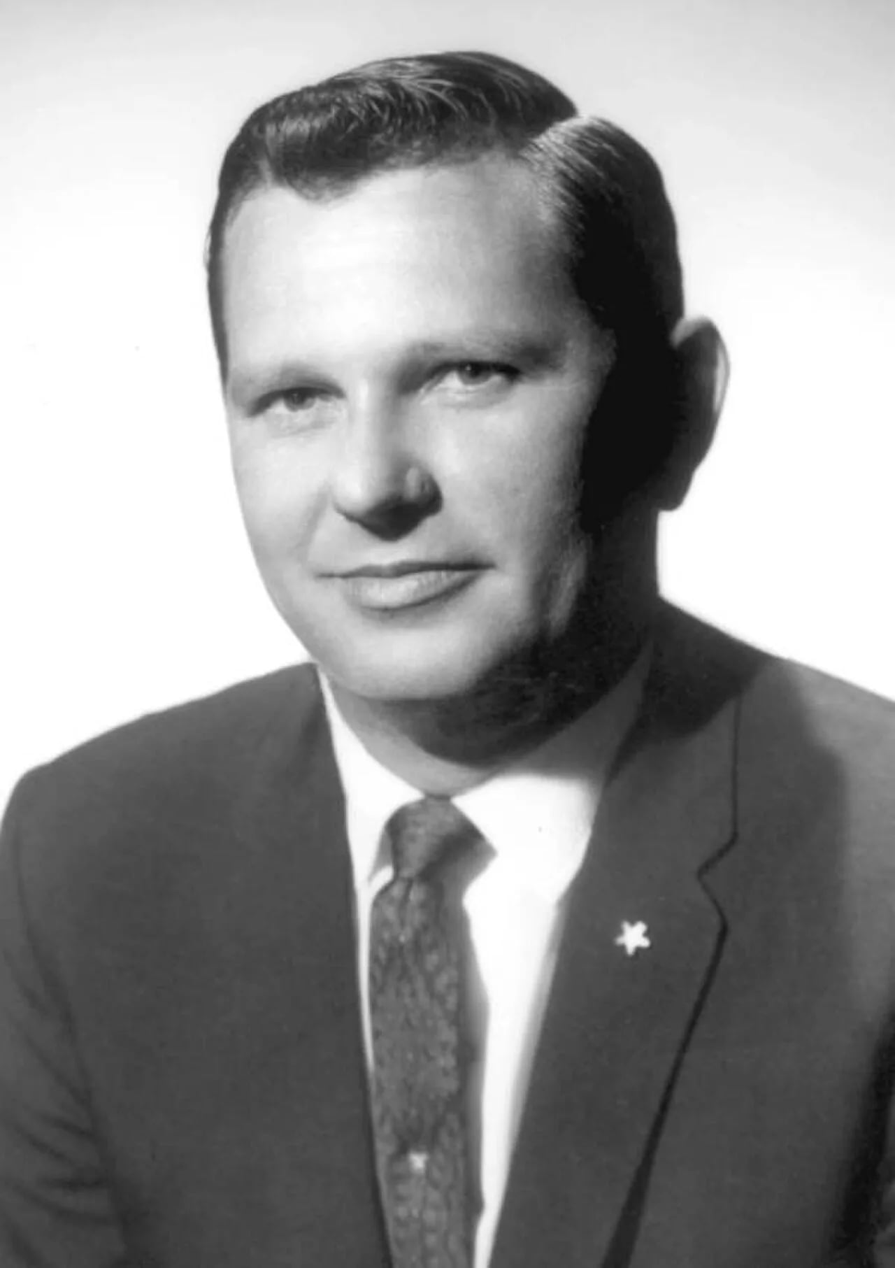 Porträt von Bill James (1930–2022) – Gedenkseite