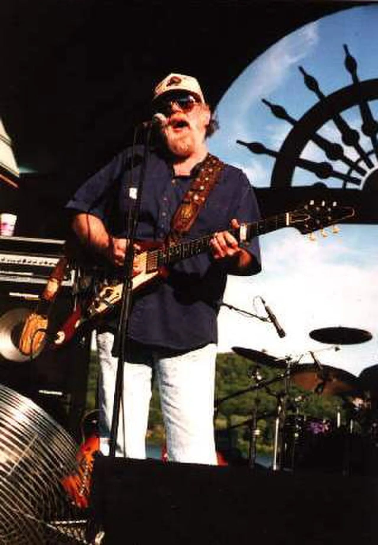 Portrait of Lonnie Mack (1941–2016) – memorial page