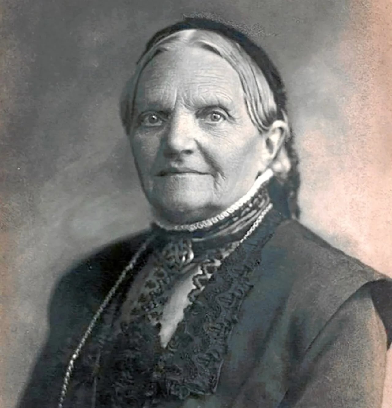 Portrait of Jutta Bojsen-Møller (1837–1927) – memorial page