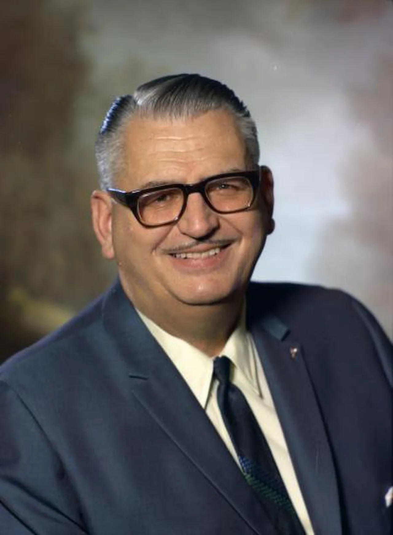 Portrait of Al B. Henry (1911–1989) – memorial page