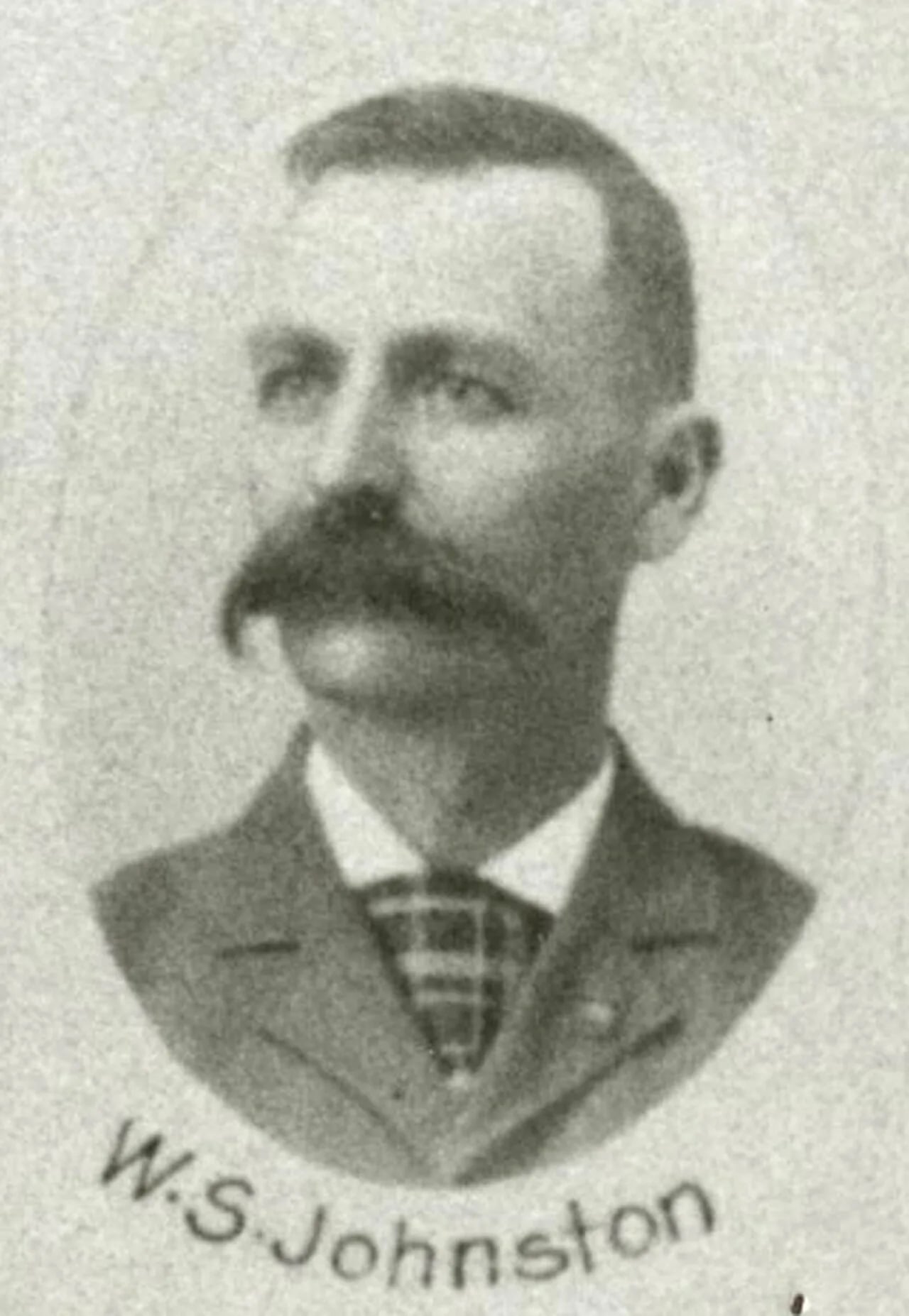 Porträt von W. S. Johnston (1847–1931) – Gedenkseite