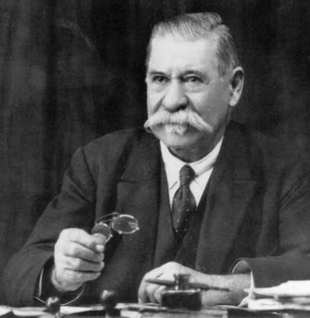 Porträt von Alphonse Bouvier (1851–1931) – Gedenkseite